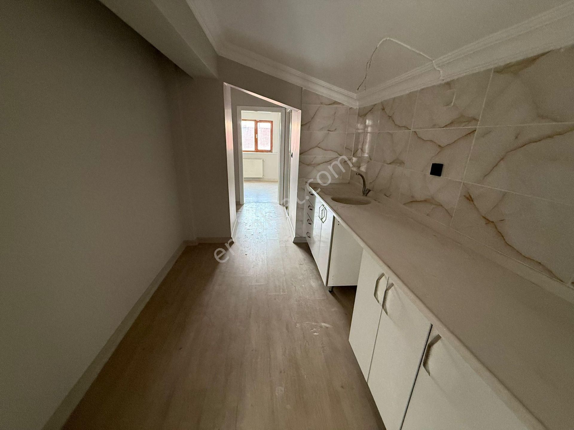 Vatan'dan Bağlarbaşı Merkezde Lüx Yapılı Asansörlü 6+1 Kapalı Teraslı Dublex - Görsel 19