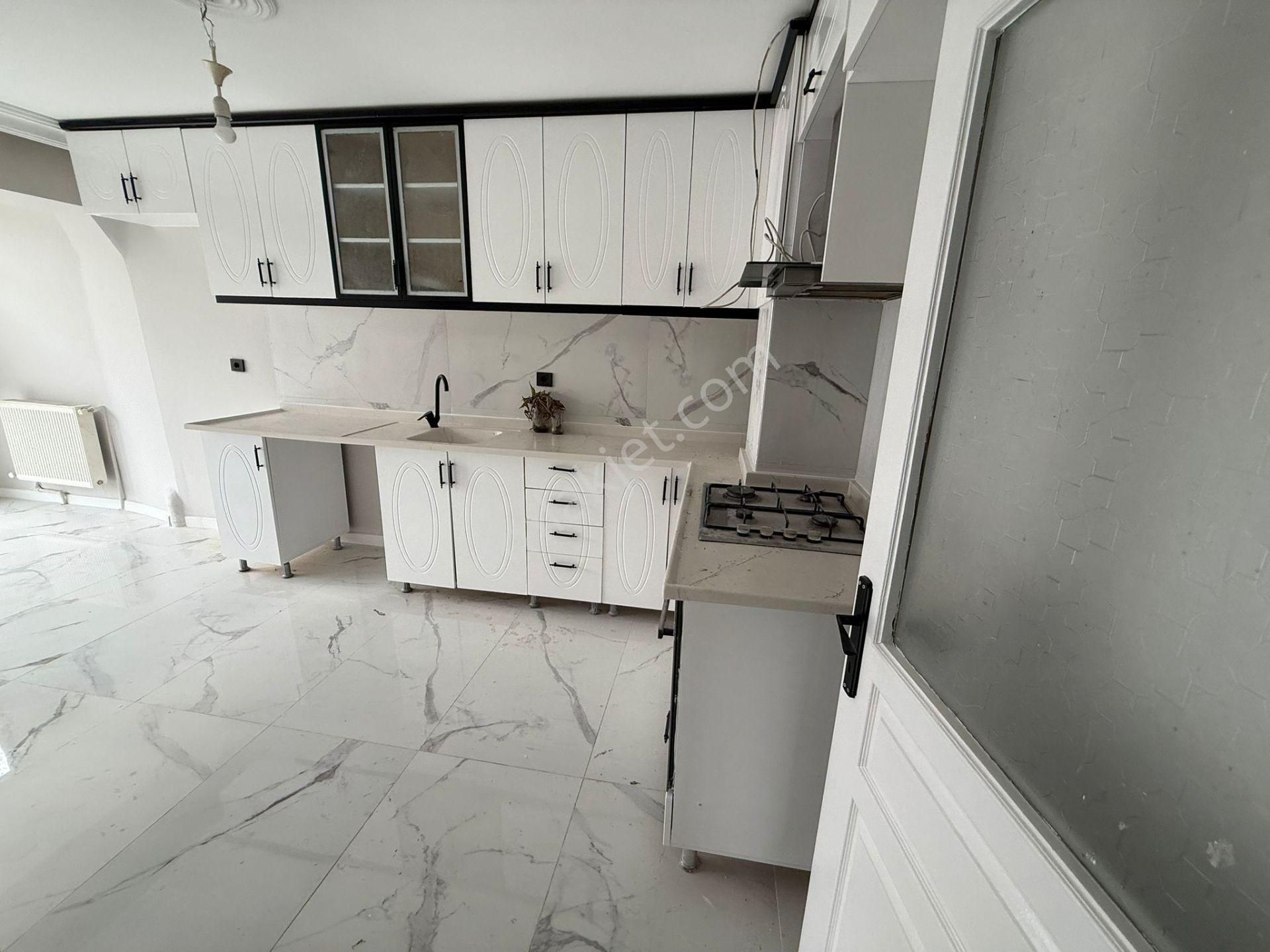 Vatan'dan Bağlarbaşı Merkezde Lüx Yapılı Asansörlü 6+1 Kapalı Teraslı Dublex - Görsel 2