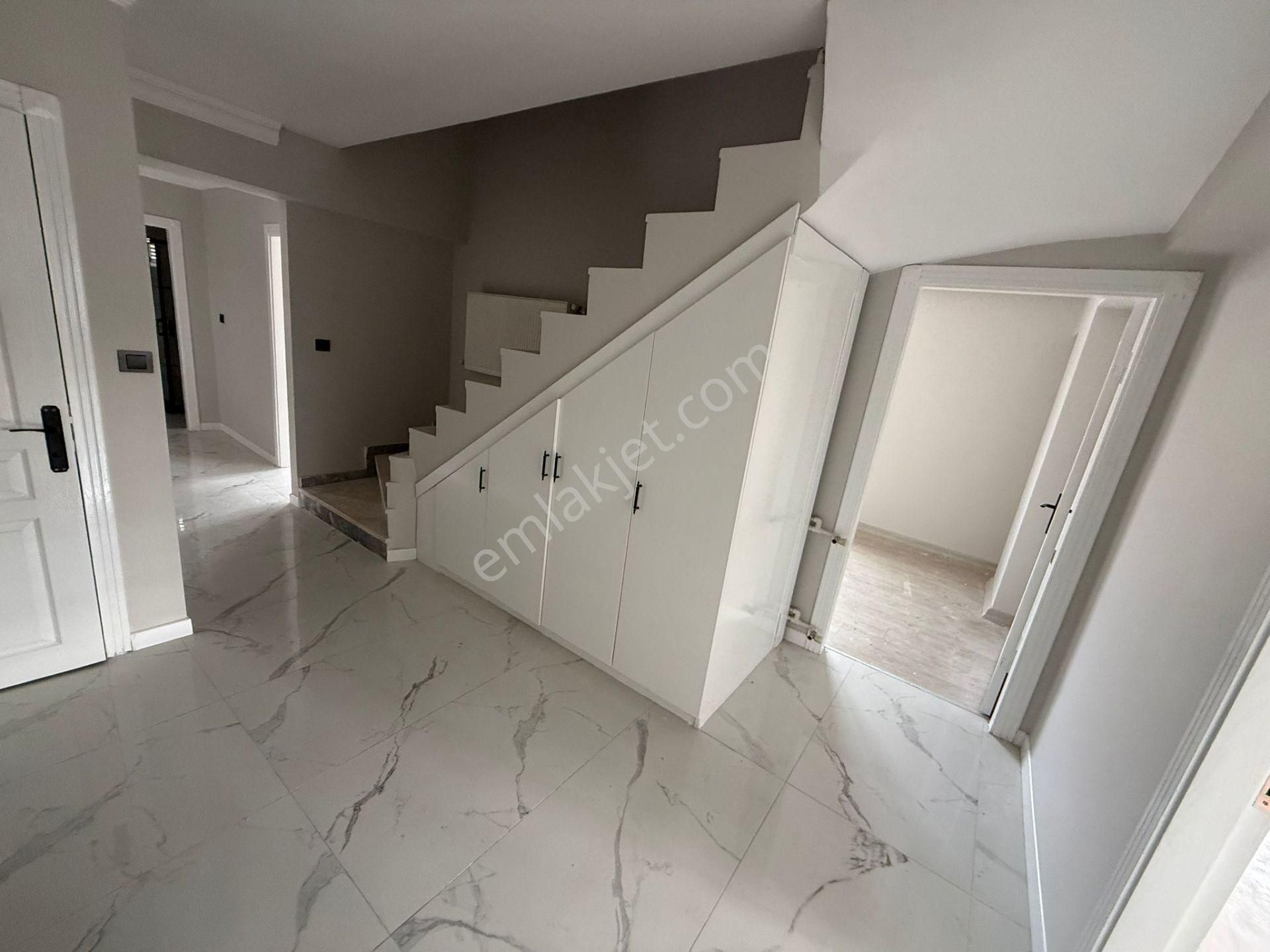 Vatan'dan Bağlarbaşı Merkezde Lüx Yapılı Asansörlü 6+1 Kapalı Teraslı Dublex - Görsel 5