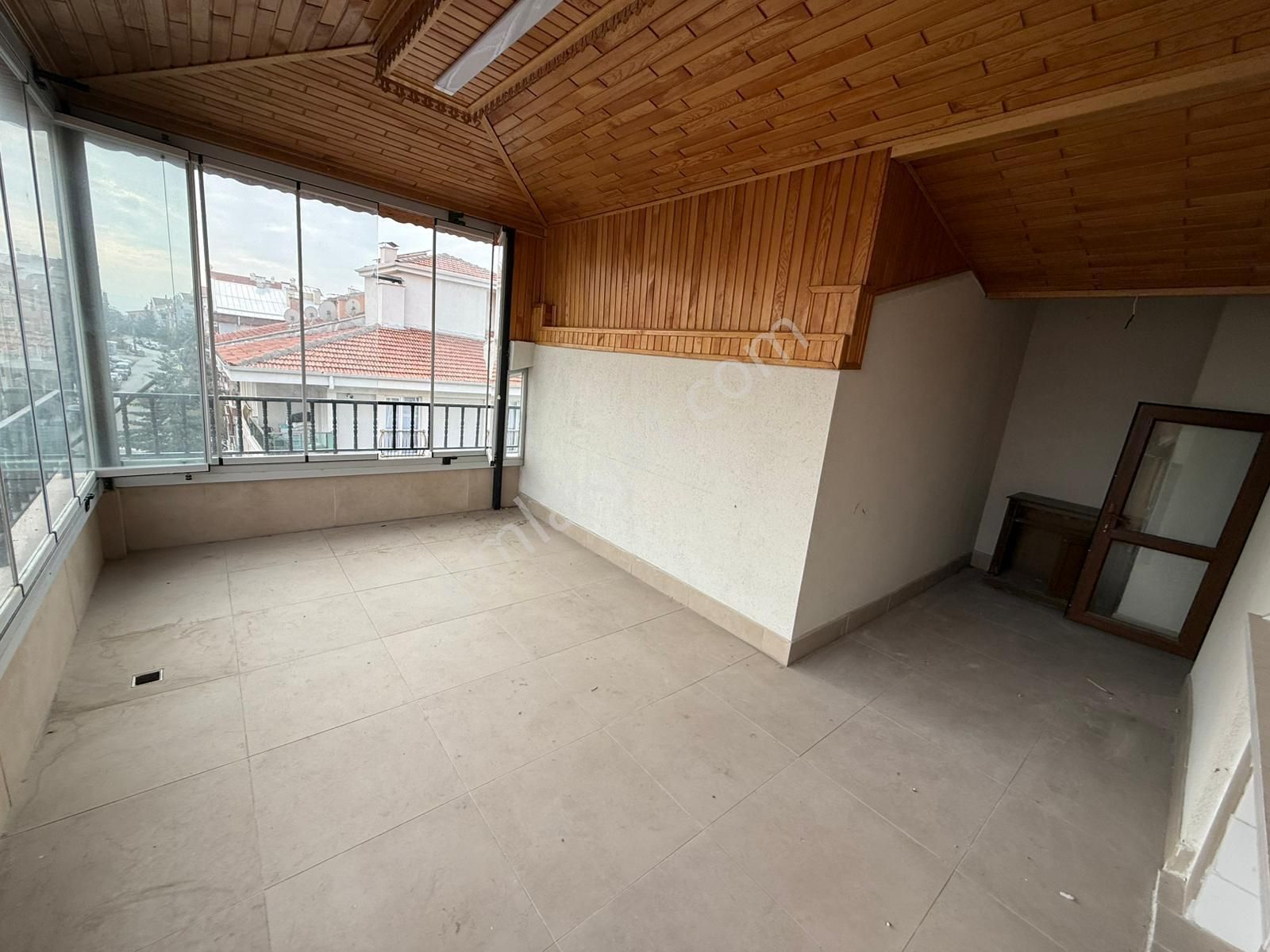 Vatan'dan Bağlarbaşı Merkezde Lüx Yapılı Asansörlü 6+1 Kapalı Teraslı Dublex - Görsel 27