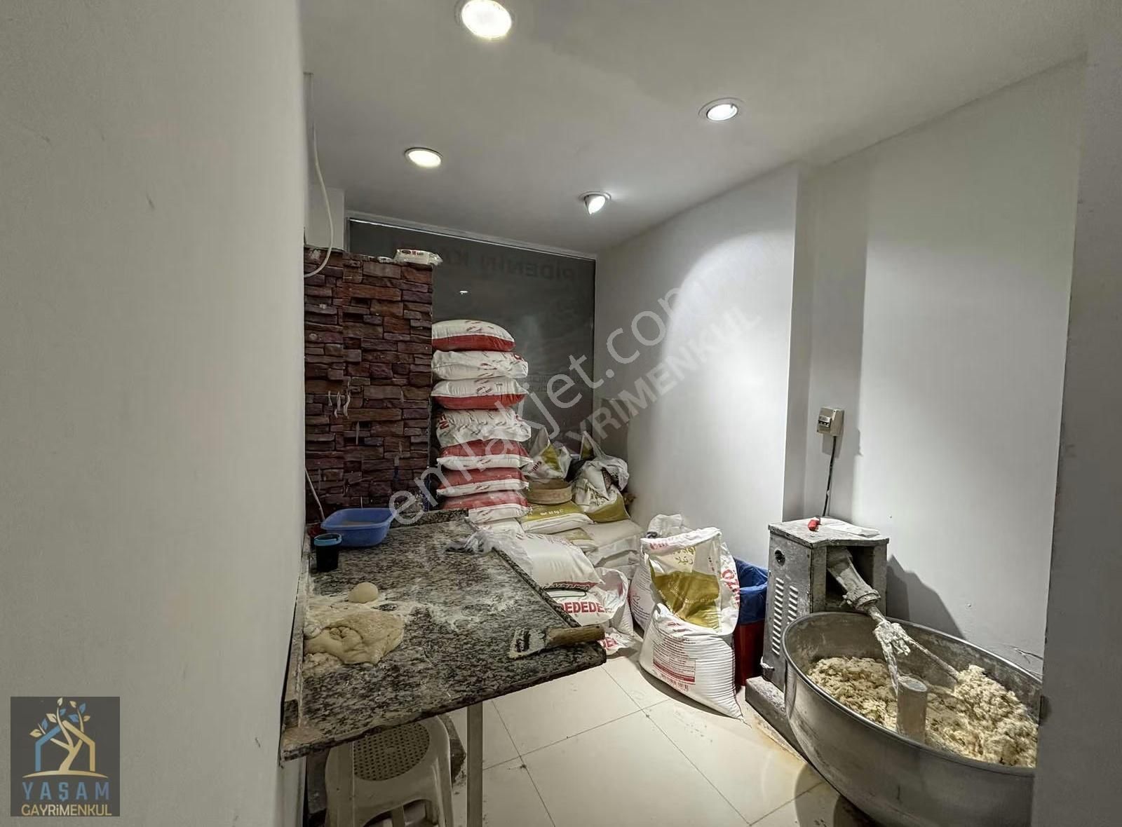 Yaşam Dan Satılık Cadde Üzeri Köşebaşı Dükkan Çift Giriş - Görsel 3