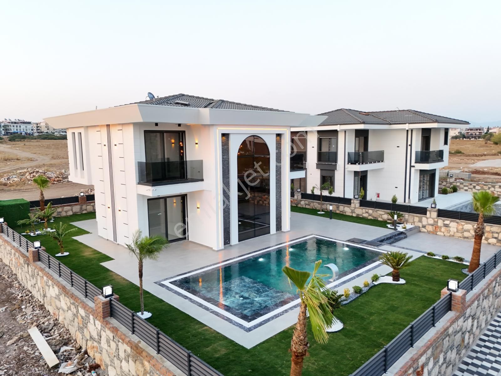 Didim Efeler Mah. Tam Müstakil Lüks Villa - Görsel 2