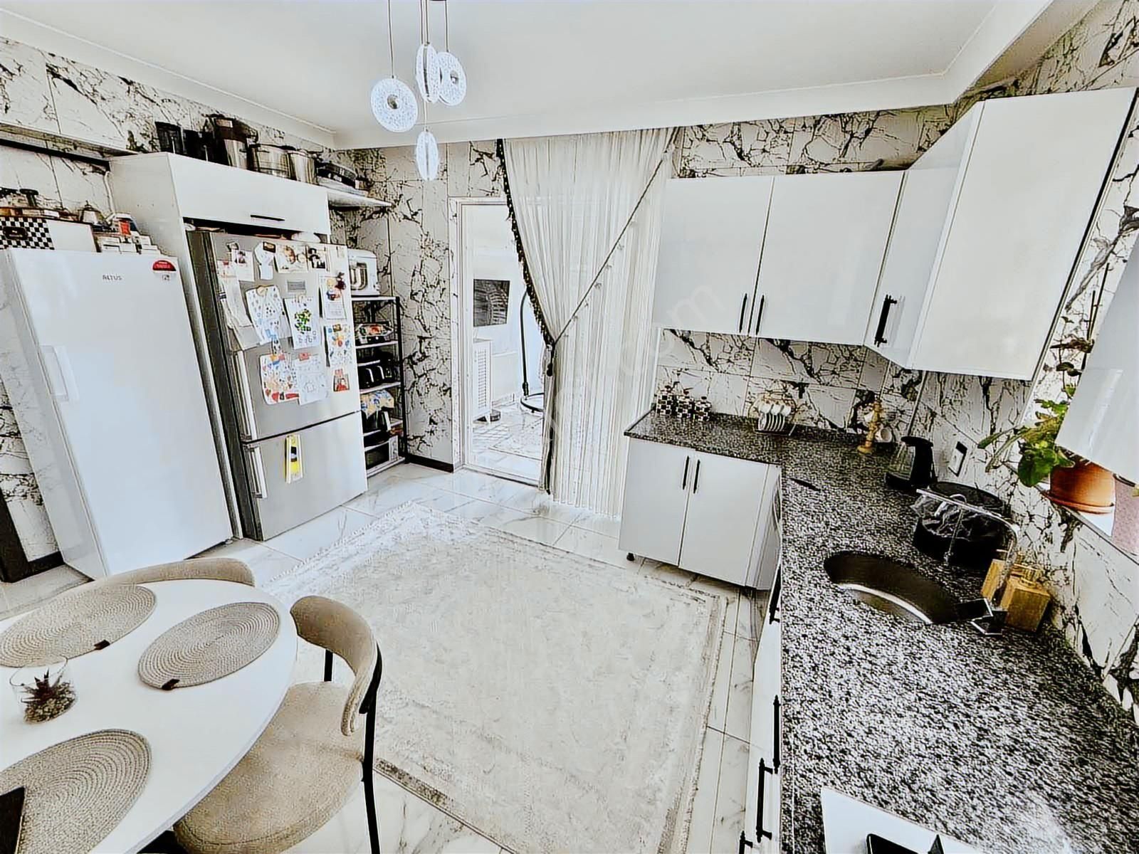Yeni Çınar'dan Sitede Ara Kat Teras,cam Balkon'lu Lüx 3+1 Daire. - Görsel 15