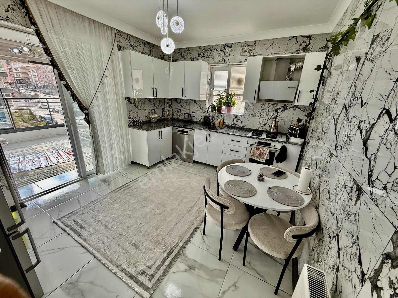 Yeni Çınar'dan Sitede Ara Kat Teras,cam Balkon'lu Lüx 3+1 Daire. - Görsel 29