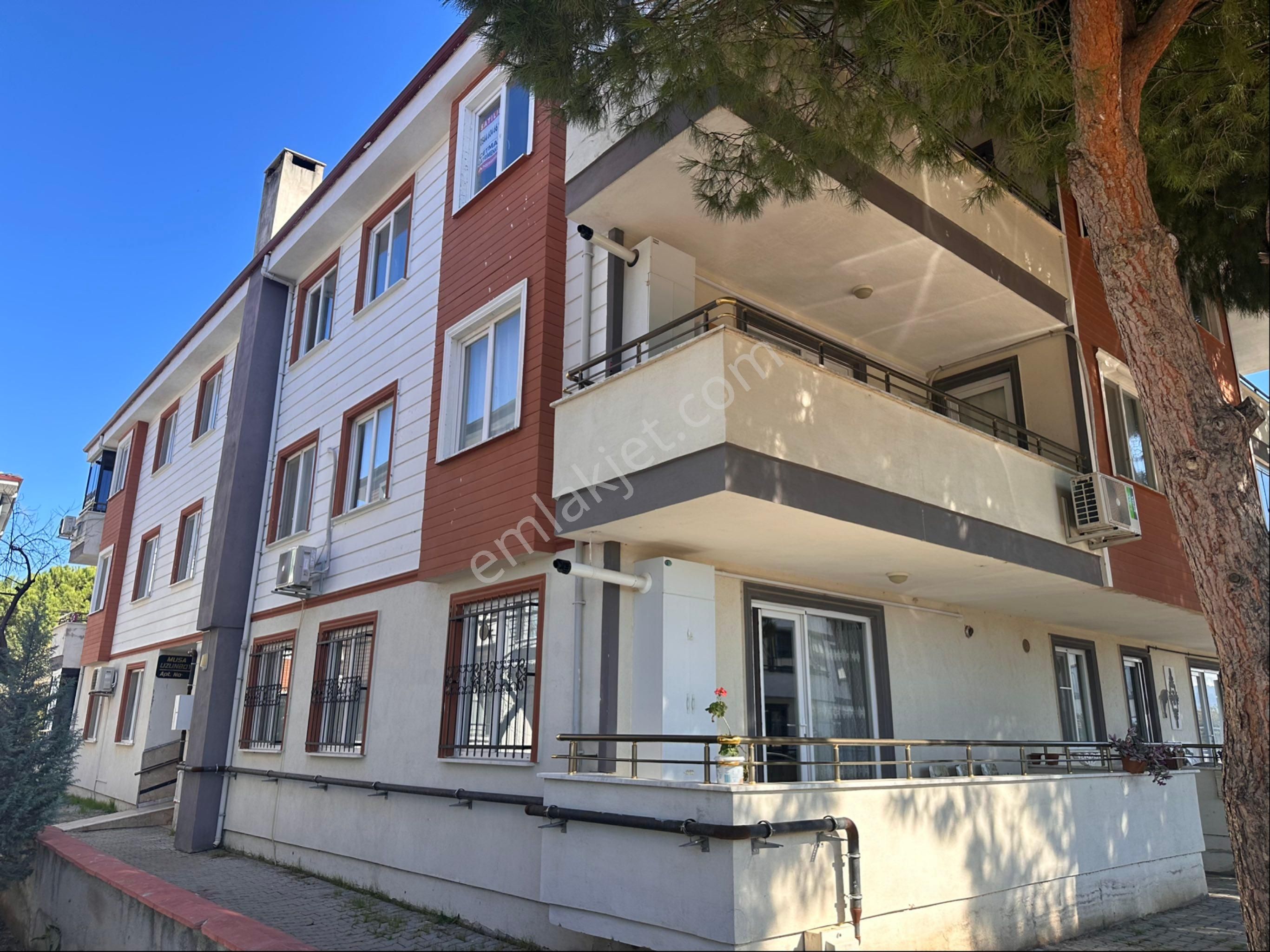 3+1 Geniş 130 M2 Ferah Manzaralı Satılık Daire