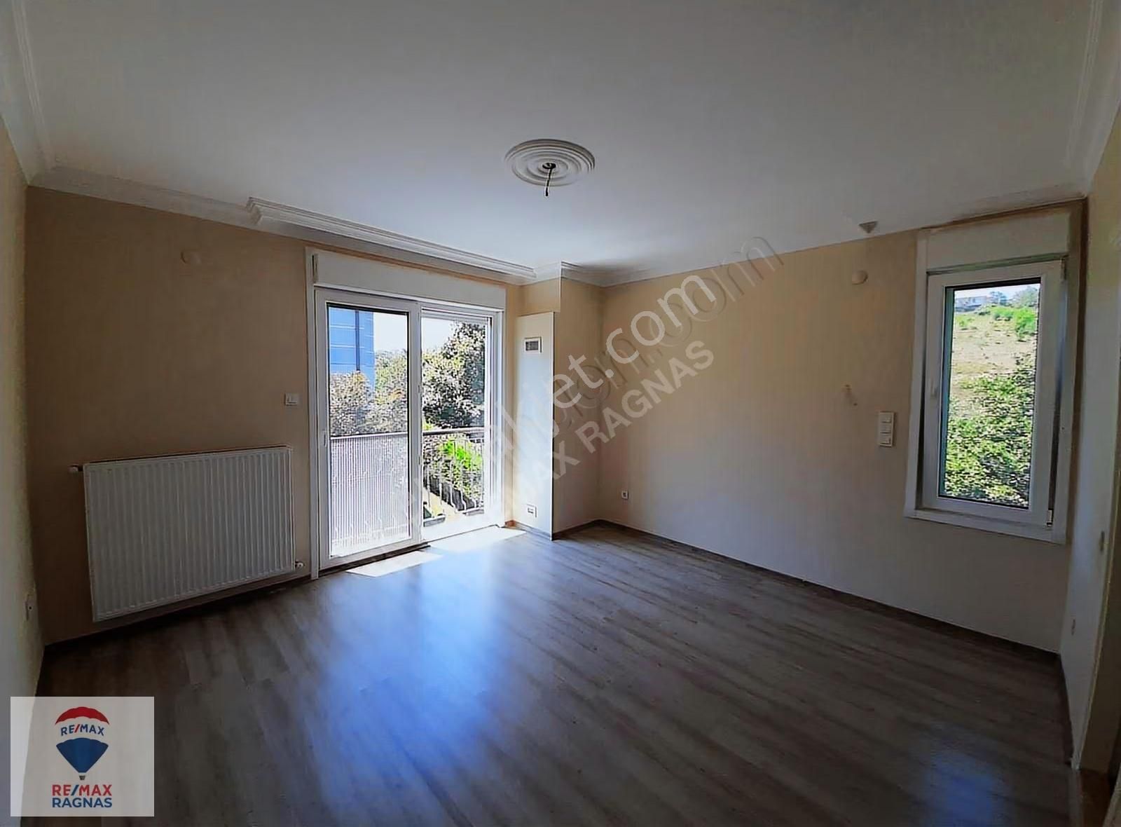 Çekmeköy Orman Manzaralı 5+2 Villa 760m² Site İçinde Satılık - Görsel 3