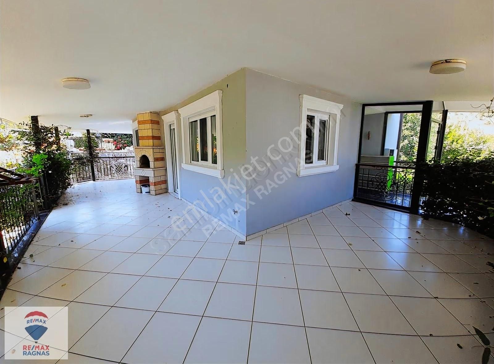 Çekmeköy Orman Manzaralı 5+2 Villa 760m² Site İçinde Satılık - Görsel 4