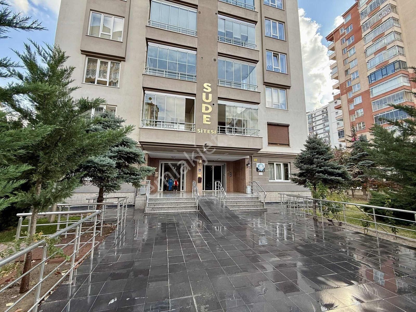 Nezih Konum, Üç Cephe, Geniş 4+1 Daire Köşk Mahallesi - Görsel 25