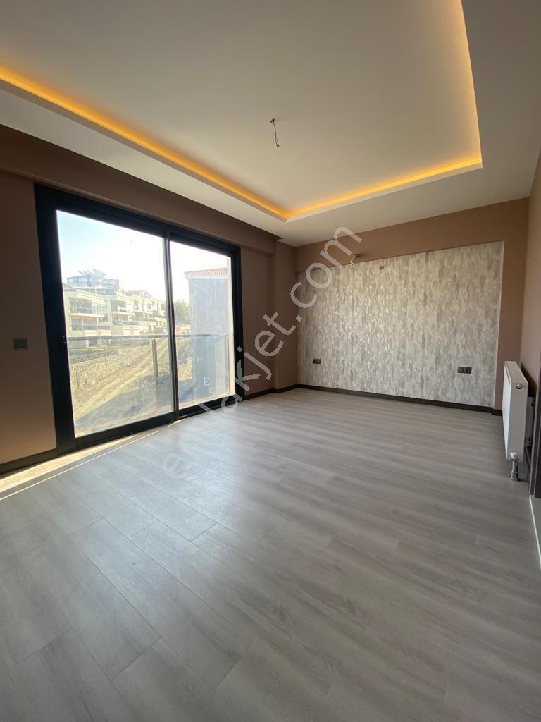 Nezih Bir Sitede Deniz Manzaralı 3+1 Satılık Daire - Görsel 8