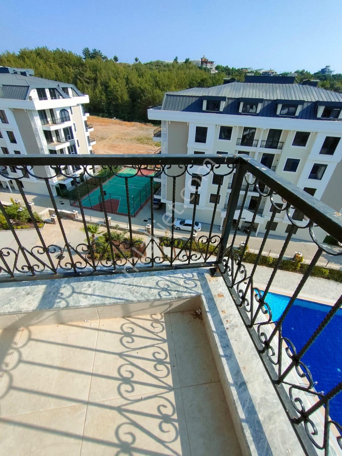 Alanya Oba Da Lüks Site İçinde 3+1 Ayrı Mutfak Geniş Daire - Görsel 26