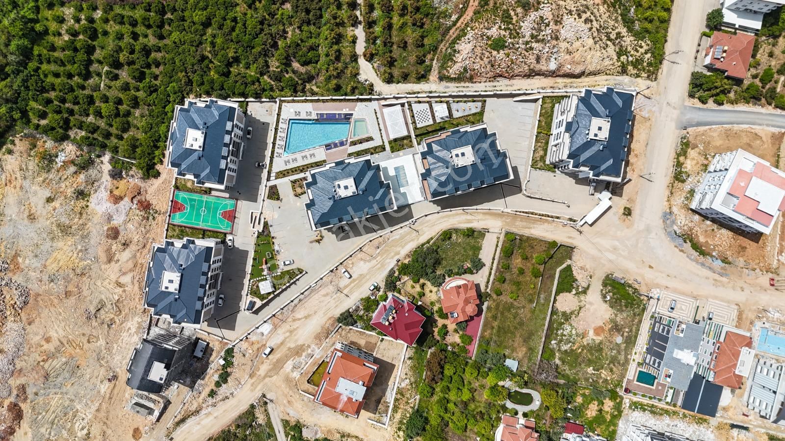 Alanya Oba Da Lüks Site İçinde 3+1 Ayrı Mutfak Geniş Daire - Görsel 2