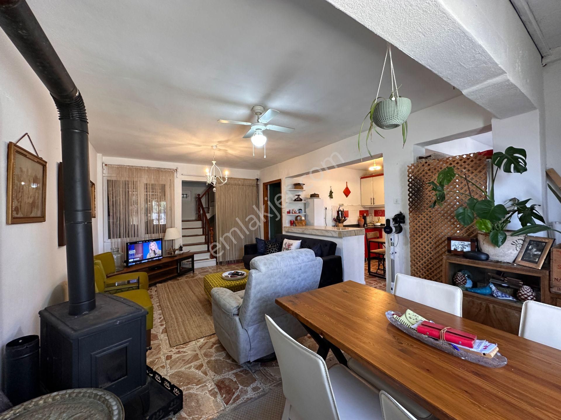 Balıklıova'da Deniz Manzaralı Villa - Görsel 8