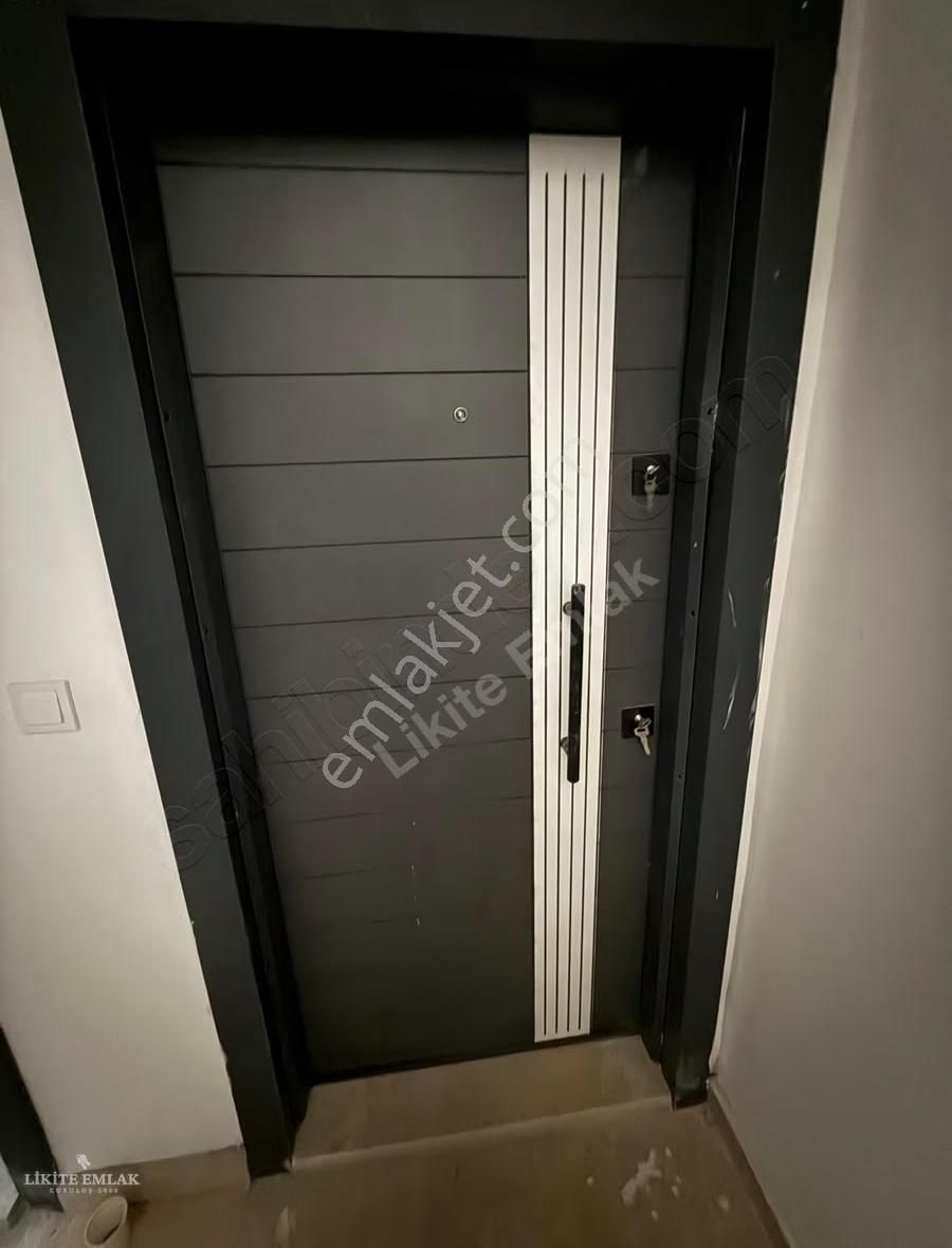 Likite Emlak'tan Cumhuriyet Merkezde Satılık 2+1