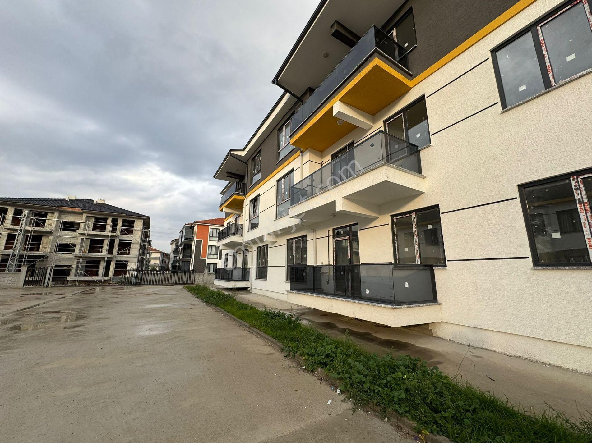 Remax Esra Karagöz'den Arifiye'de 3+1 Köşe Daire Acil Satılık - Görsel 4