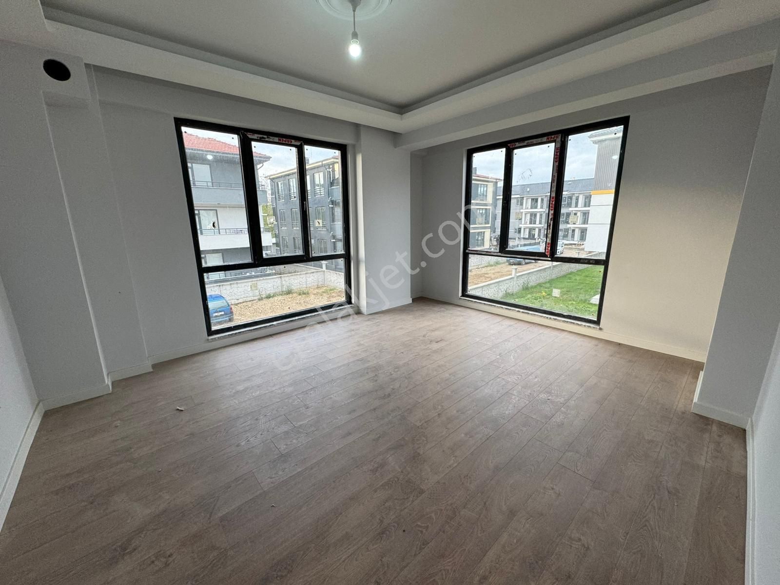 Remax Esra Karagöz'den Arifiye'de 3+1 Köşe Daire Acil Satılık - Görsel 12