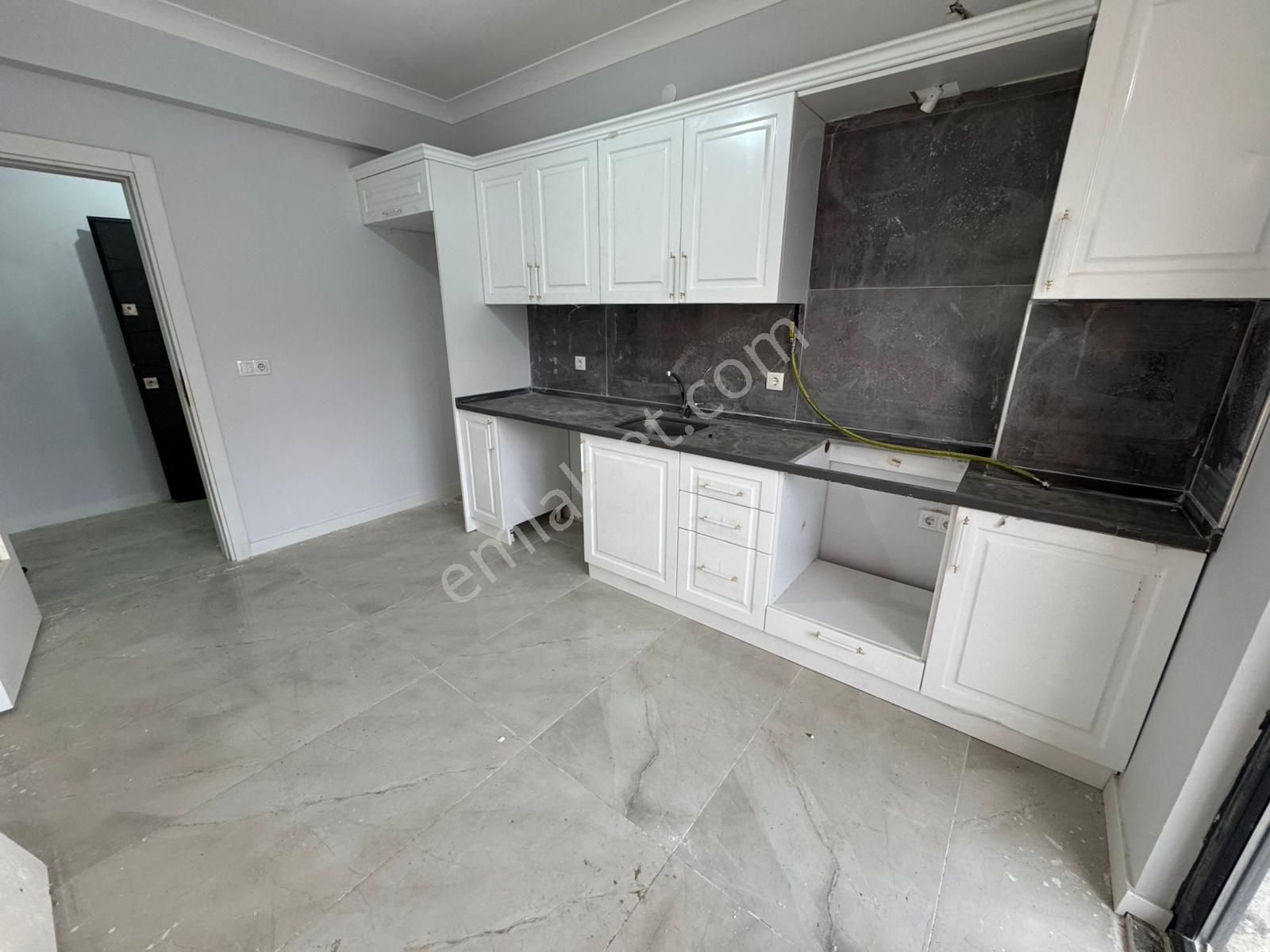 Remax Esra Karagöz'den Arifiye'de 3+1 Köşe Daire Acil Satılık - Görsel 13