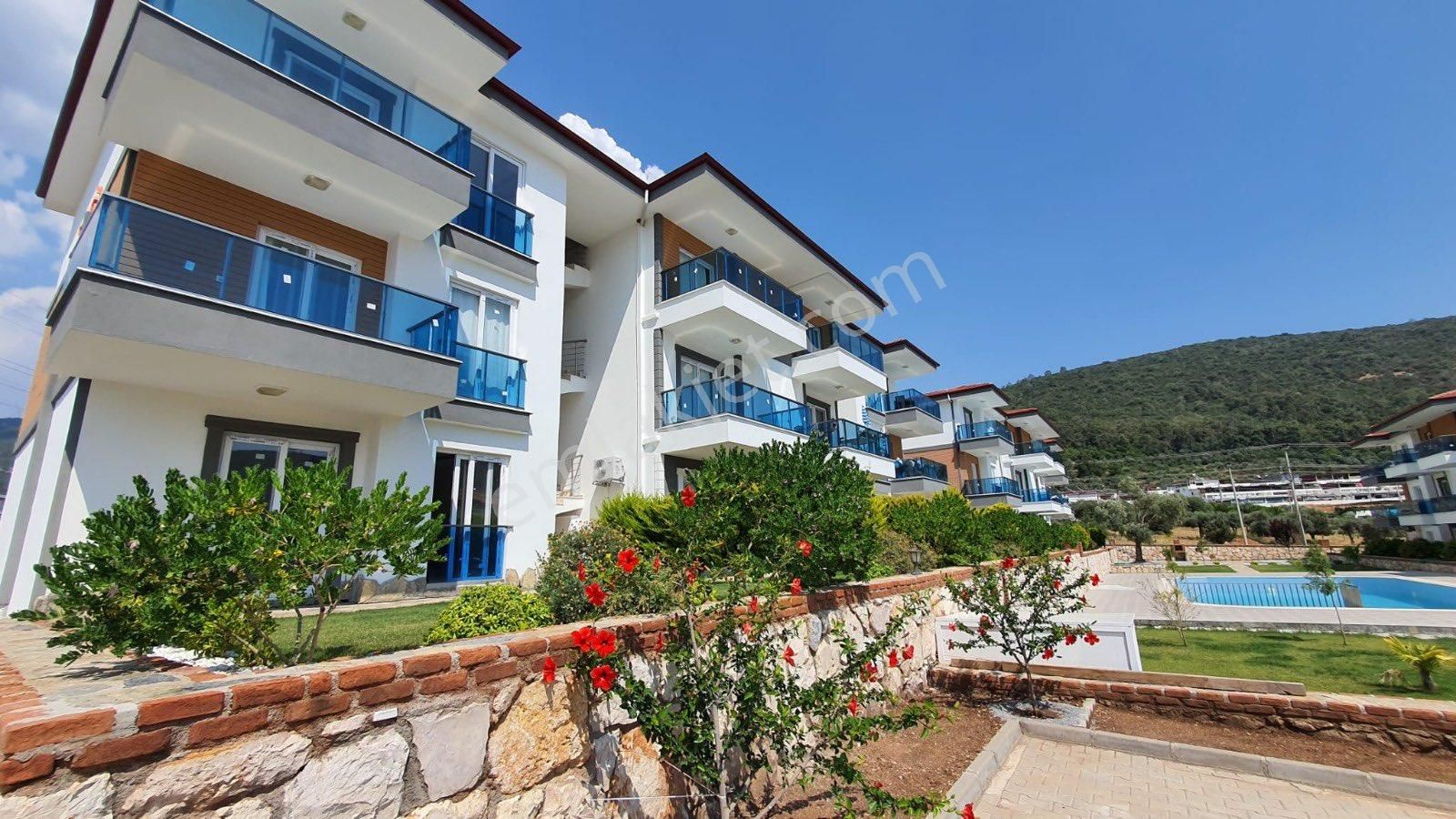 Zirve Gayrimenkul'den Havuzlu Sitede Bahçe Katı Daire - Görsel 16