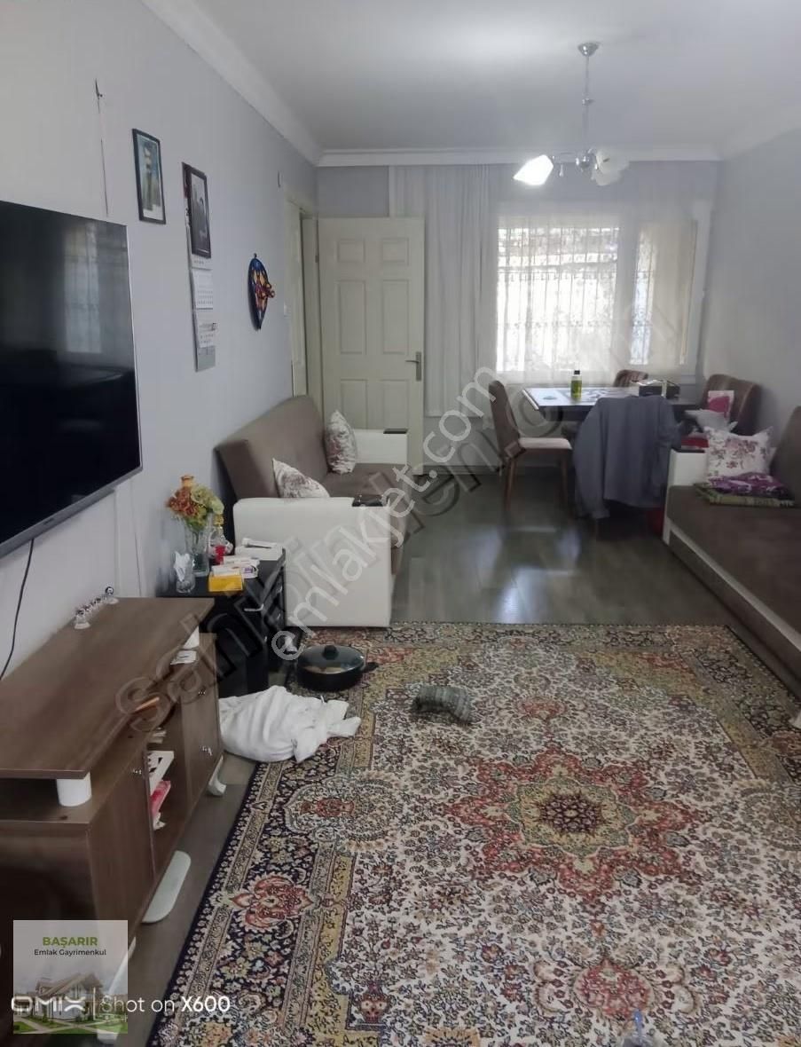 Halirıfat Paşa Meydanda Satılık Daire