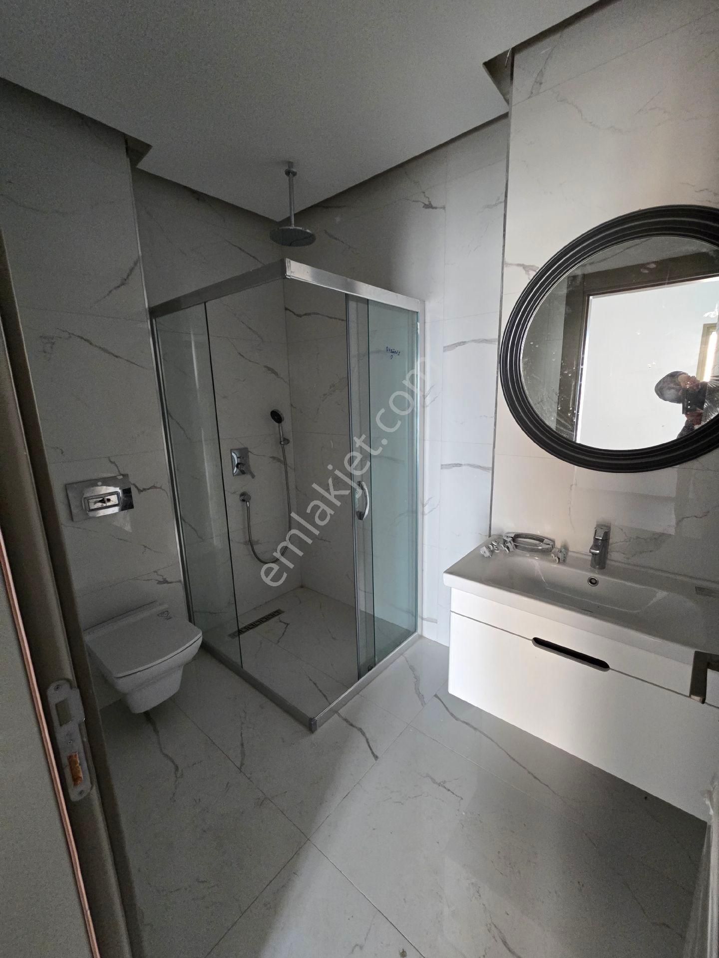 Kuşadası Ege Mahallesinde Elit Güvenlikli Havuzlu Otoparklı Sitede Arakat Ve Bahçekatı 2+1 Luxdaire - Görsel 22