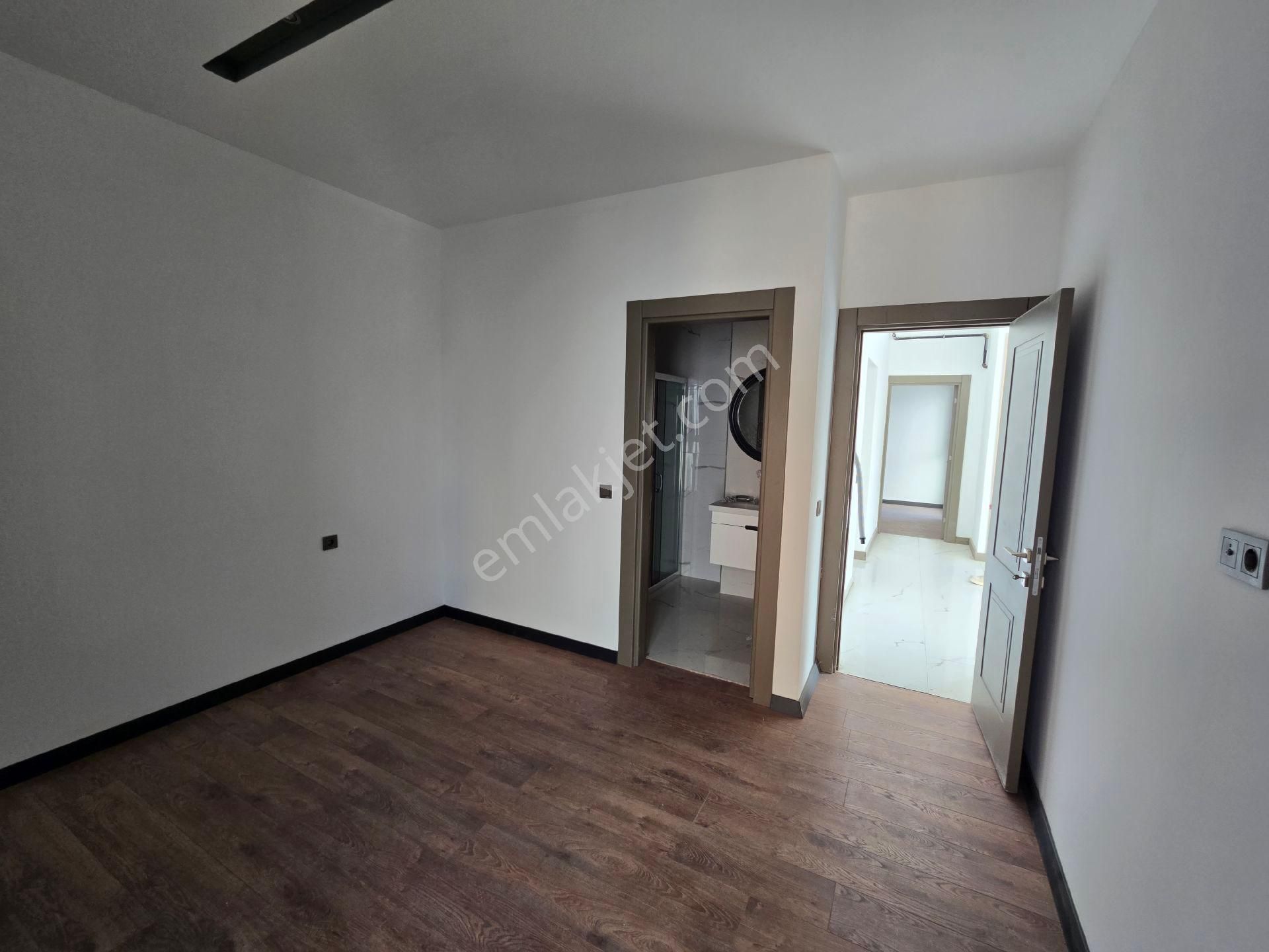 Kuşadası Ege Mahallesinde Elit Güvenlikli Havuzlu Otoparklı Sitede Arakat Ve Bahçekatı 2+1 Luxdaire - Görsel 23