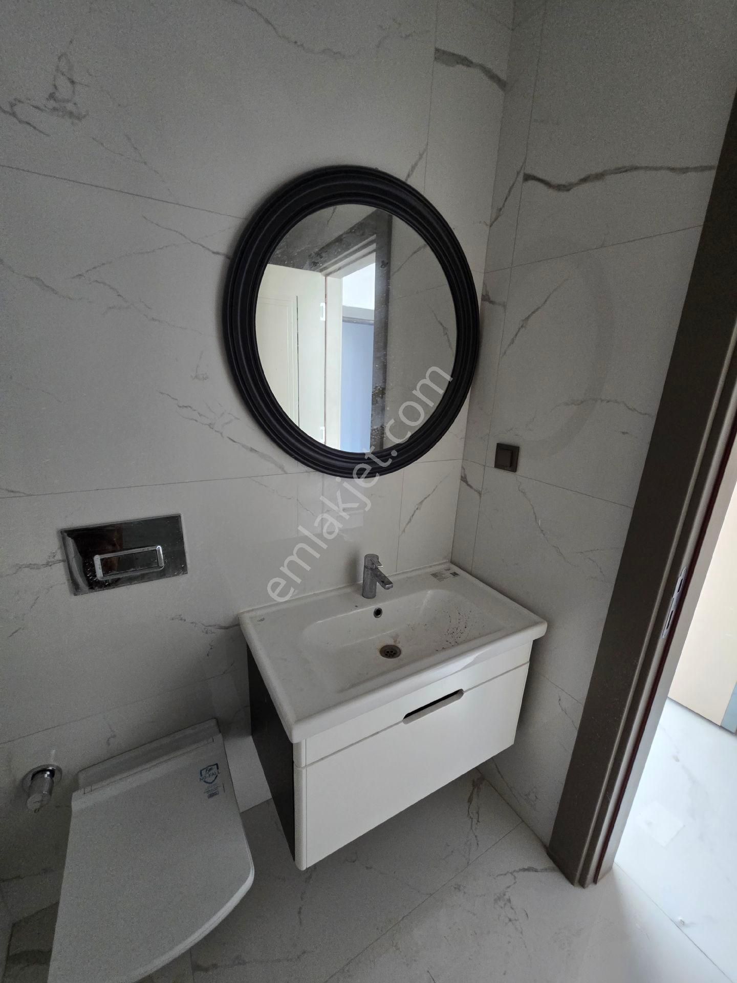 Kuşadası Ege Mahallesinde Elit Güvenlikli Havuzlu Otoparklı Sitede Arakat Ve Bahçekatı 2+1 Luxdaire - Görsel 29