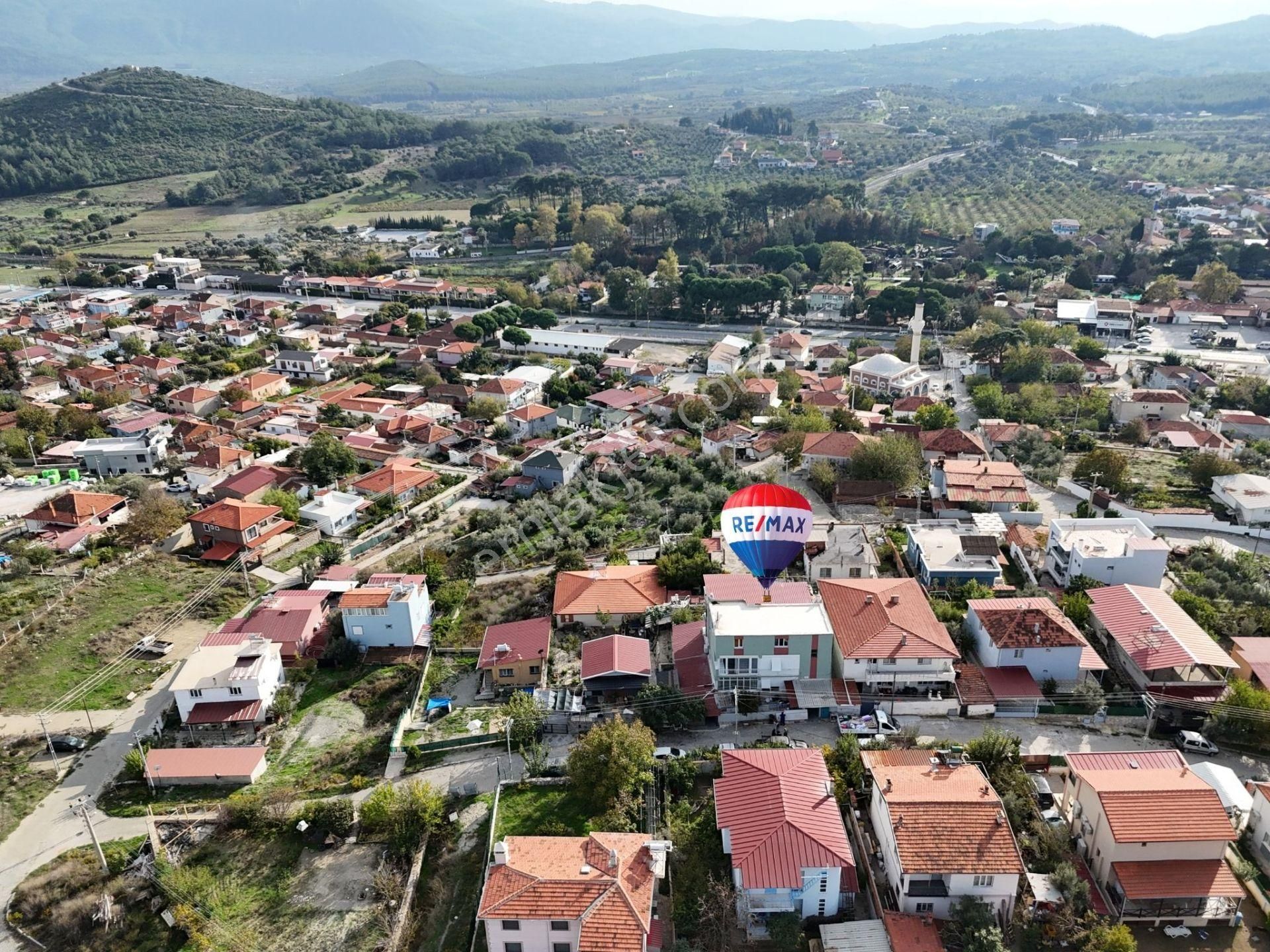 Selçuk Çamlık'ta 405 M2 Arsa Alanı İçerisinde 4 Daireli 4 Katlı Bina