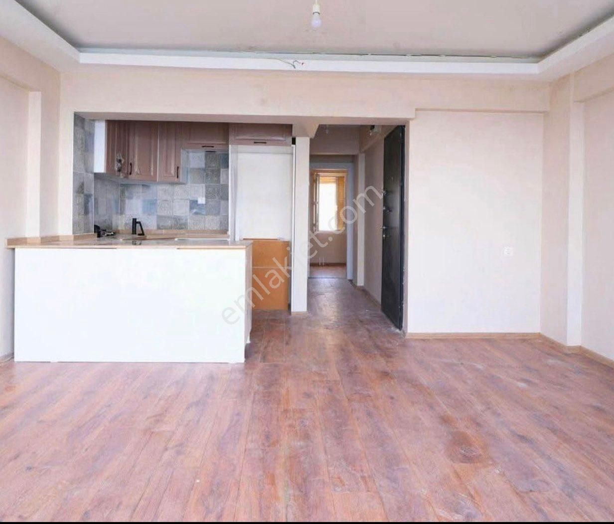 Denize Sıfır, Aydınlık 2+1 Daire – Tamamen Yenilenmiş, Huzurlu Yaşam Alanı - Görsel 4