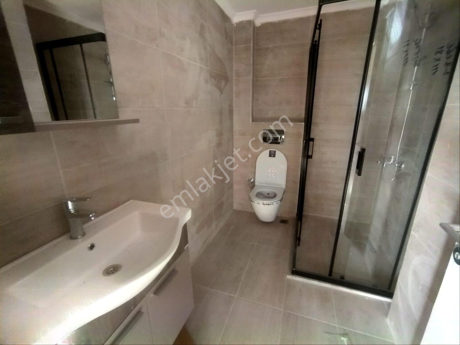 Bahçelievler'in Kalbinde,sıfır Binada Kapalı Otoparklı 3+1 Daire - Görsel 18