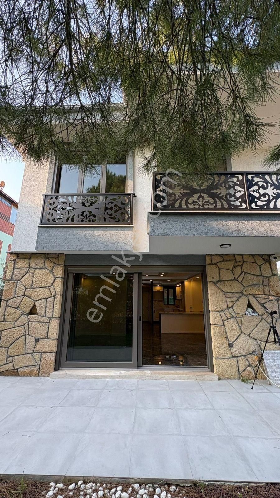 Çanakkale Küçükkuyu Akıllı Ev Sistemine Sahip Lüks Villa - Görsel 23