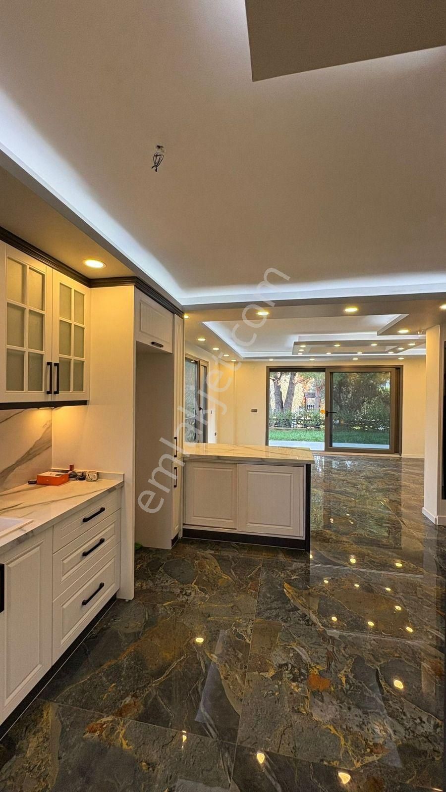 Çanakkale Küçükkuyu Akıllı Ev Sistemine Sahip Lüks Villa - Görsel 5