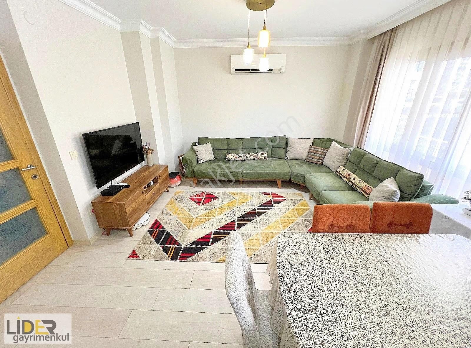 Lider'den Minibüse Yakın 13 Yıllık Ön Cephe 110m2 Geniş 3+1 - Görsel 5