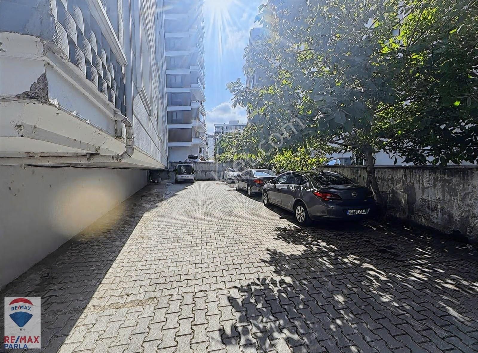 Tranvaya Cephe Satılık 3+1