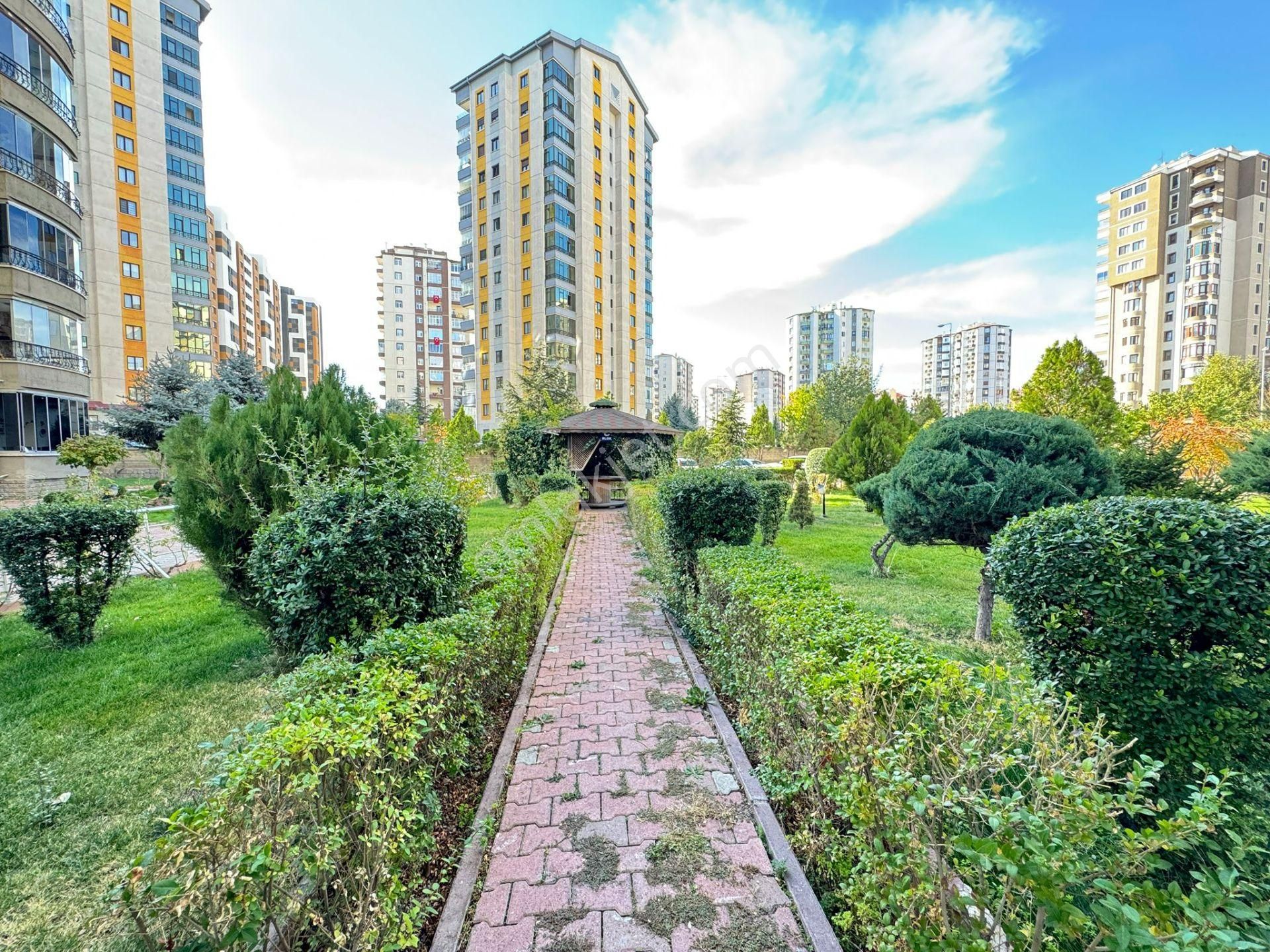 Köşk Mahallesi'nde Site İçinde Satılık 4+1 Daire - Görsel 2