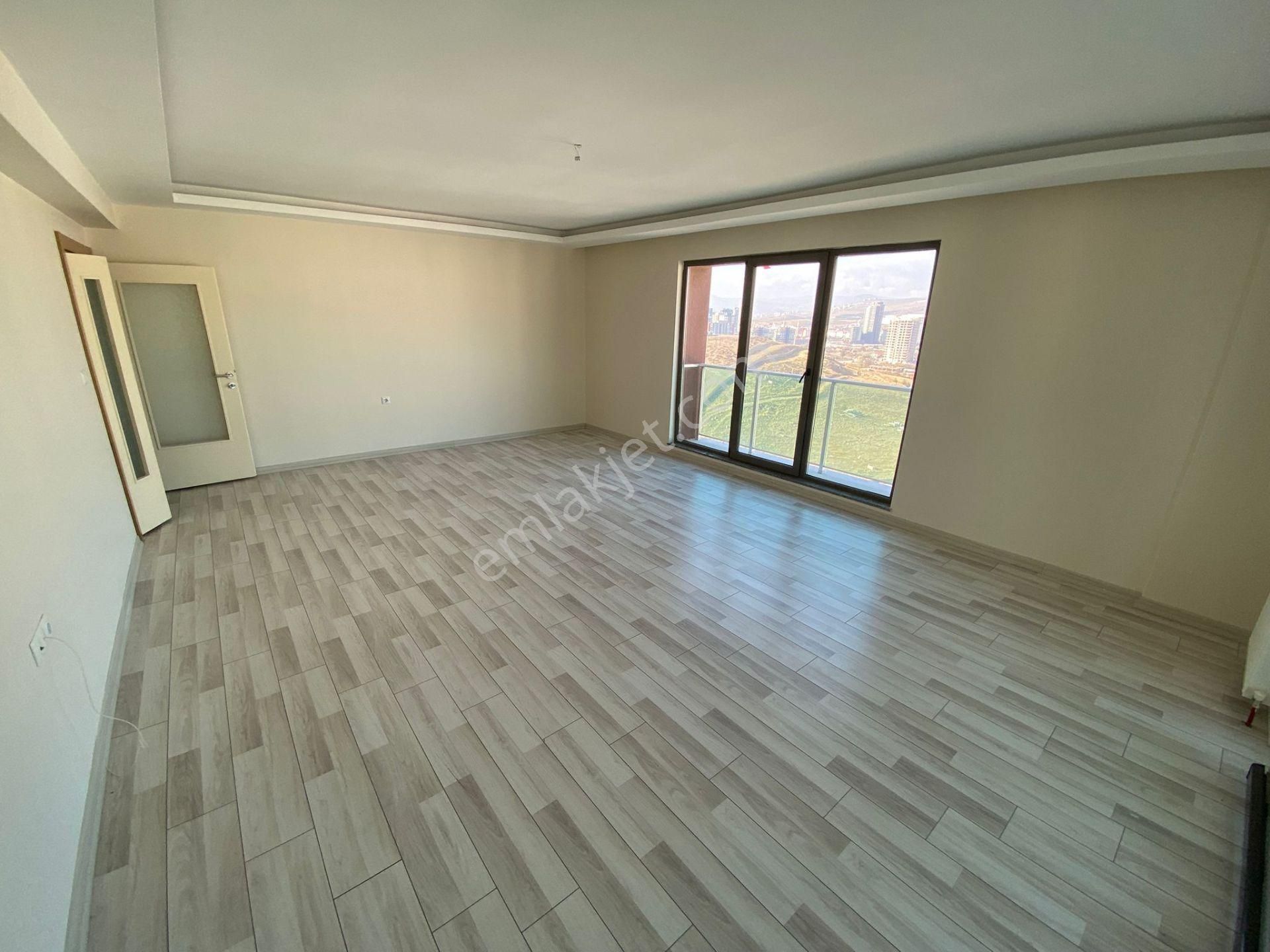 Ovacıkta Güvenlikli Site İçerisinde 4+1 Giyinme Odalı Lüks Daire - Görsel 21