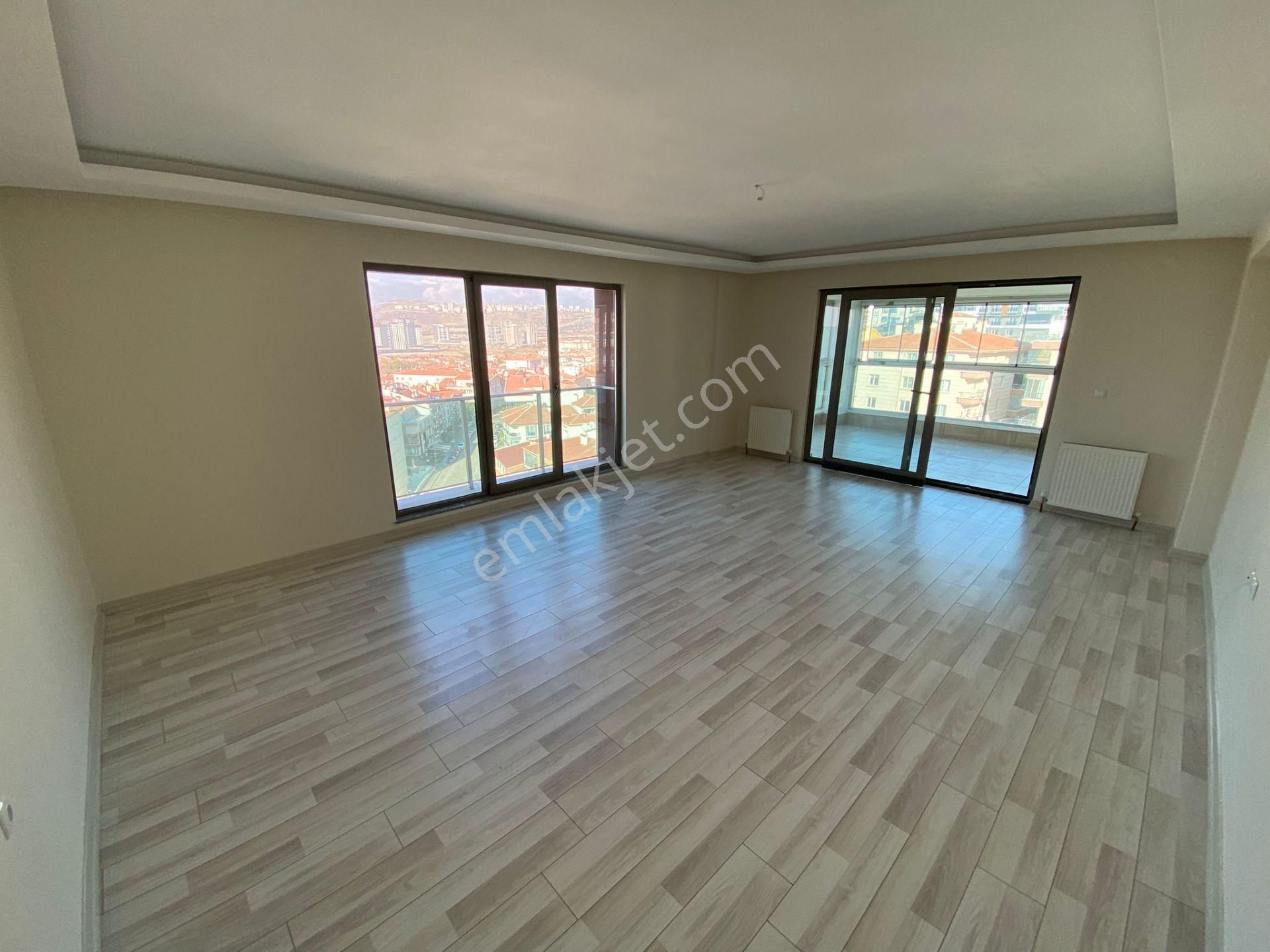 Ovacıkta Güvenlikli Site İçerisinde 4+1 Giyinme Odalı Lüks Daire