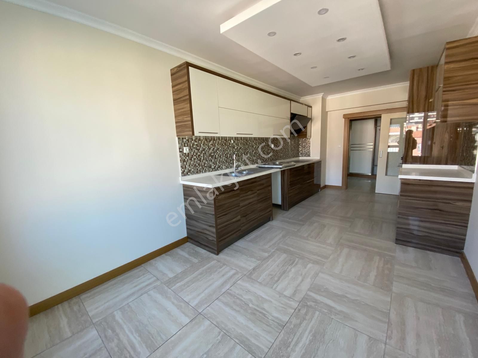 Ovacıkta Güvenlikli Site İçerisinde 4+1 Giyinme Odalı Lüks Daire - Görsel 22