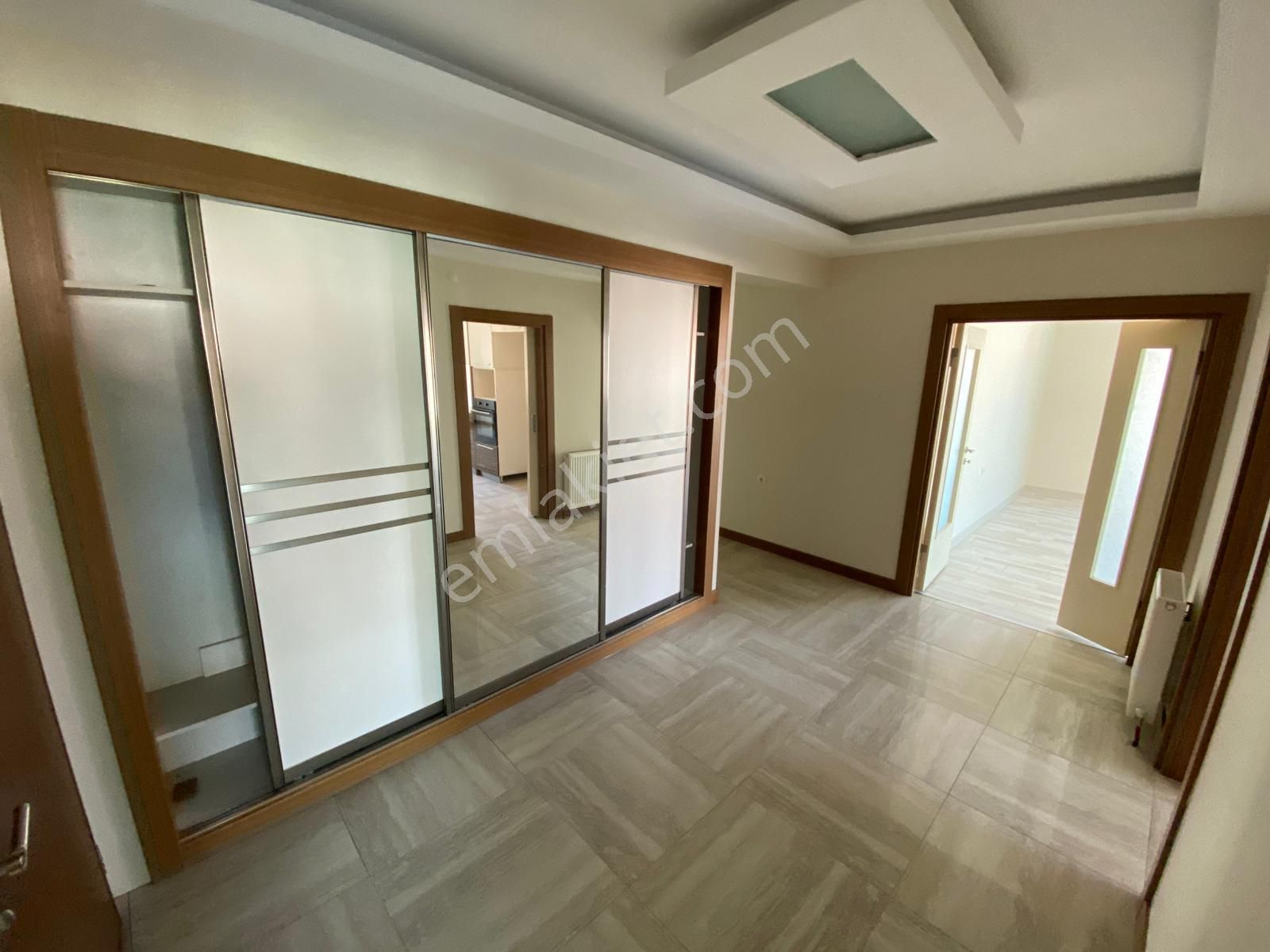 Ovacıkta Güvenlikli Site İçerisinde 4+1 Giyinme Odalı Lüks Daire - Görsel 30