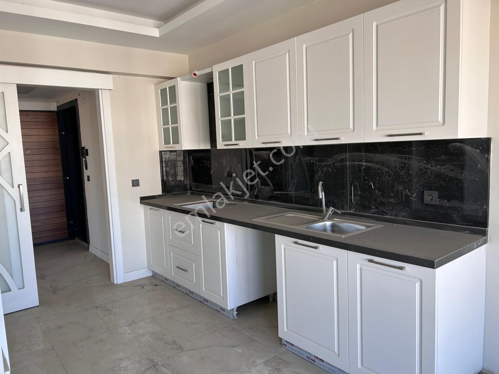 Yakut Mahallesinde Geniş Odalı Satılık 3+1 Daire - Görsel 6