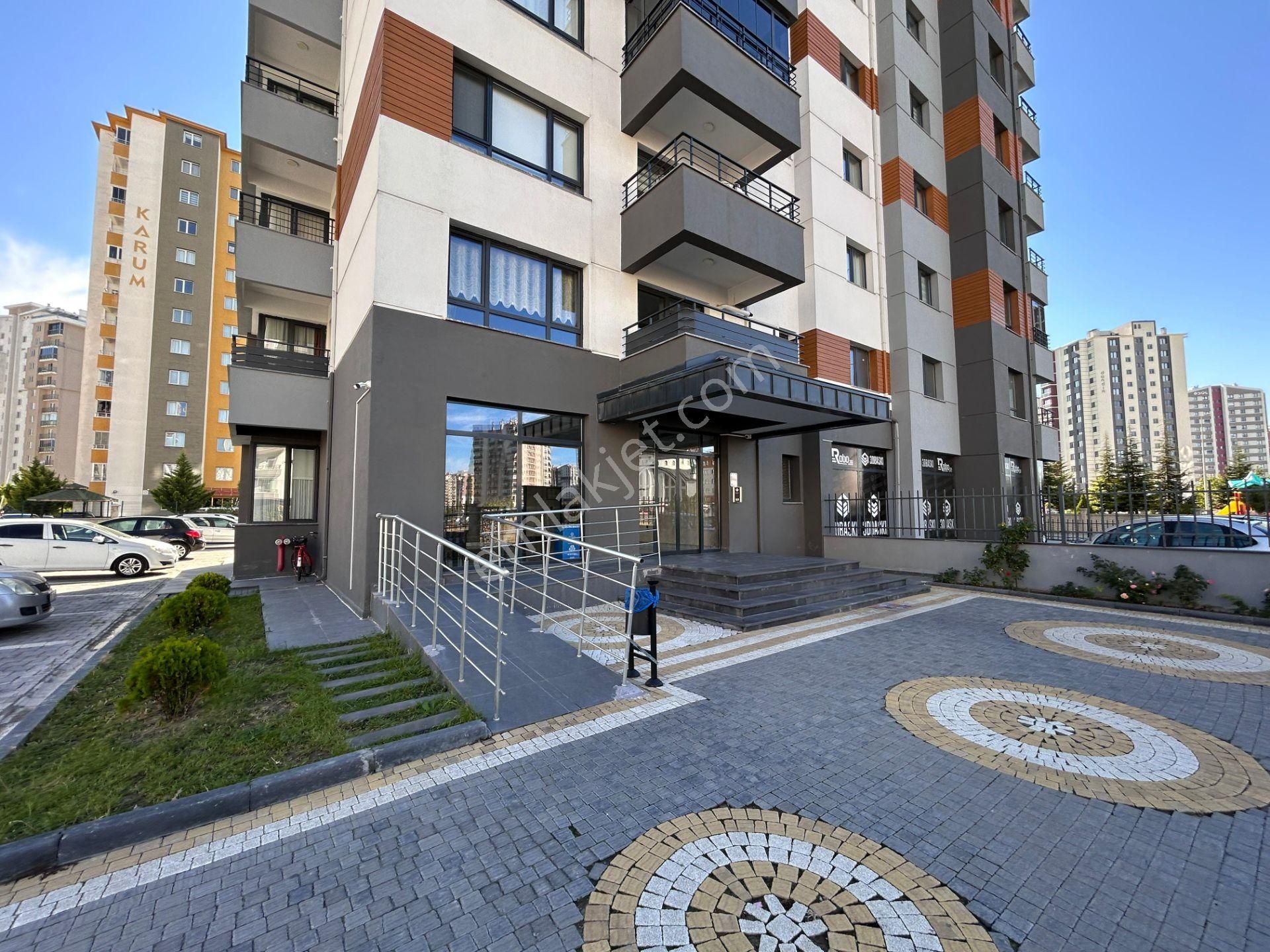 Yakut Mahallesinde Geniş Odalı Satılık 3+1 Daire