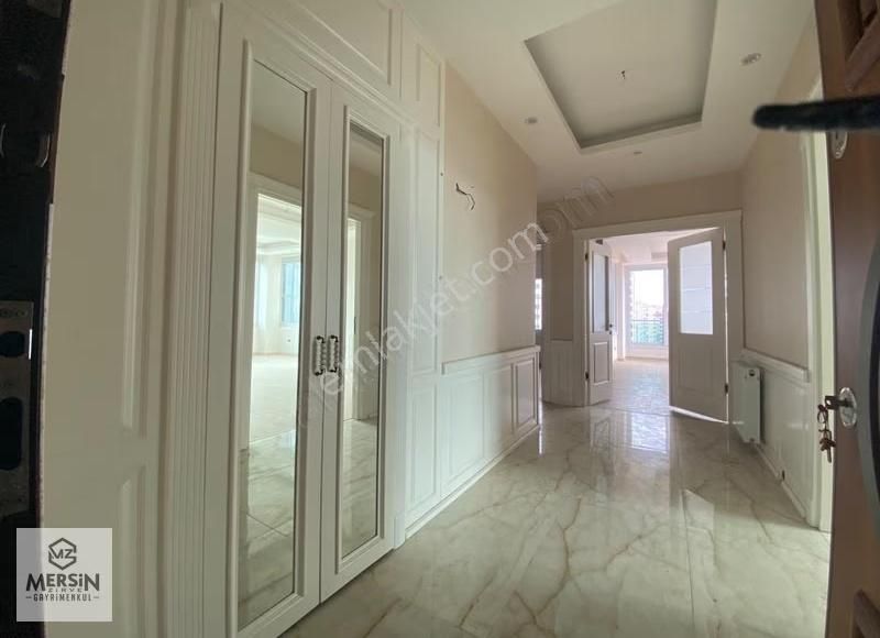 Mezitli Akdeniz Mahalesin'de Merkezi Konumlu Kiralık 5+1 Daire - Görsel 6