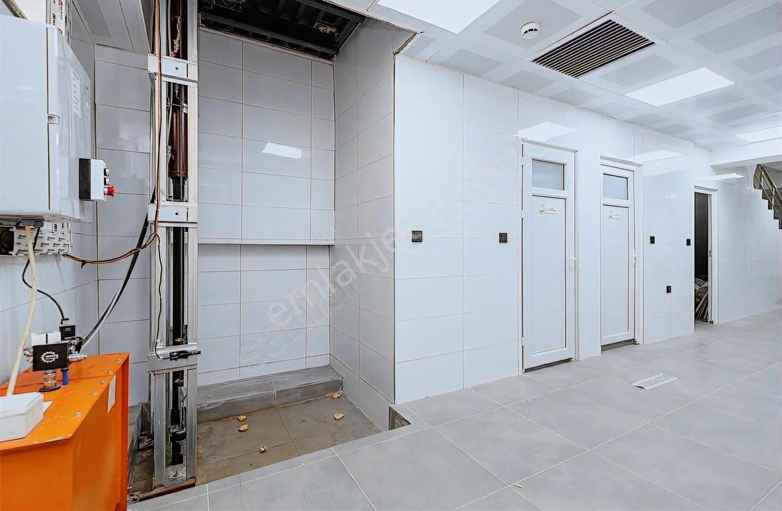 Soğuk Hava Depolu, Yük Asansörlü, 3 Katlı Kiralık Dükkan - Görsel 6