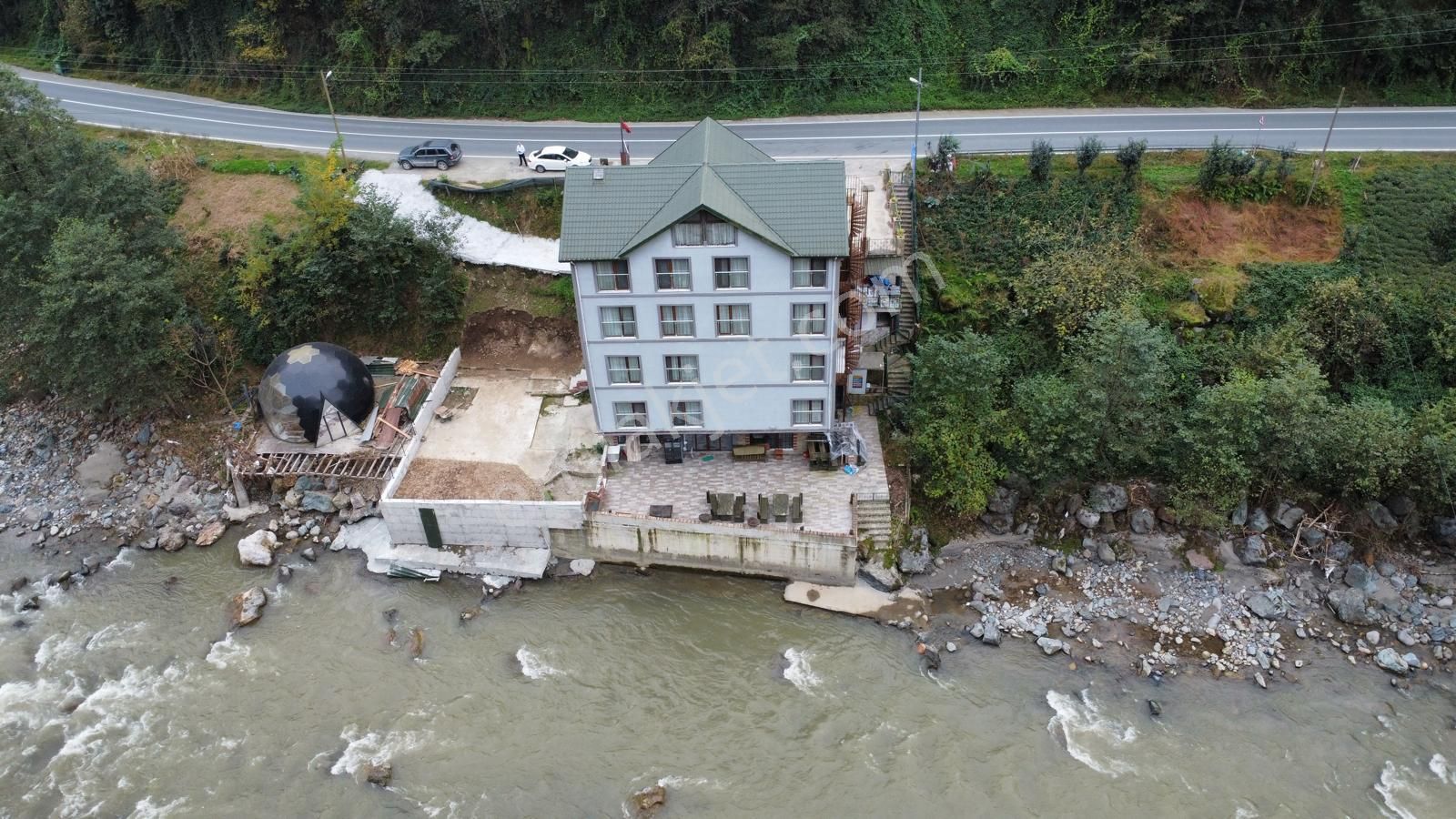 Rize Ardeşen Fırtına Vadisinde Satılık Otel