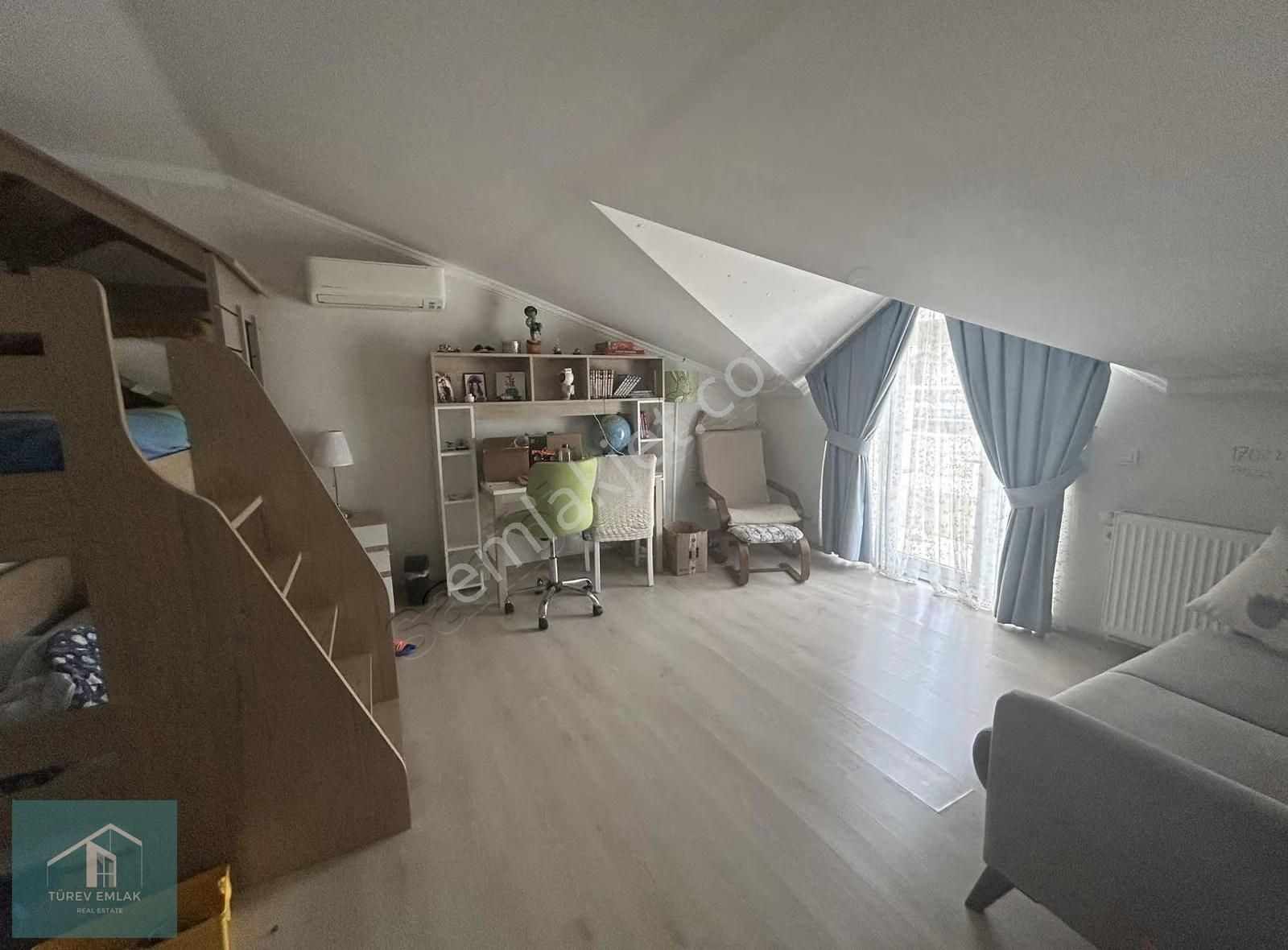 Harika Lokasyonda Havuzlu Satılık Geniş 4+1 Dubleks Daire - Görsel 5