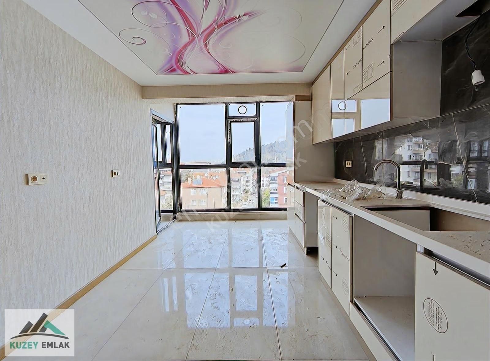 Kuzey Emlak'tan Manzaralı Cadde Üzeri Full Yapılı Lüks 3+1 Daire - Görsel 5