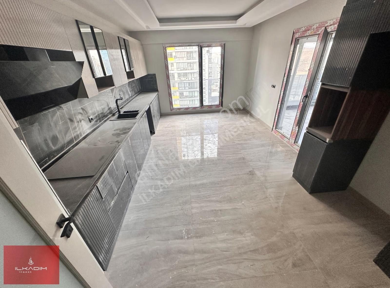 İlkadımdan Ovacıkta Bulvar Üstü 3 Cepheli Yerden Isıtmalı 4+1