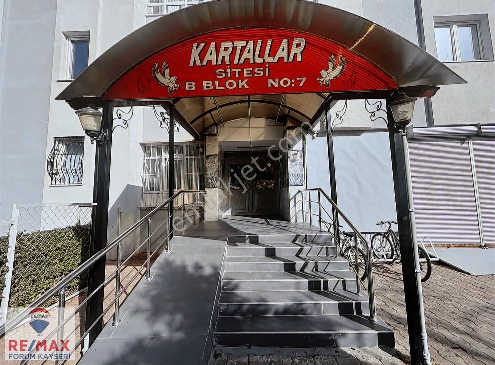 Erciyesevler Mahalle'sinde Site İçerisinde 3+1 Satılık Daire - Görsel 16
