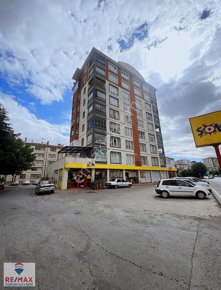 Yenişehir Mahallesinde Satılık 3+1 Daire