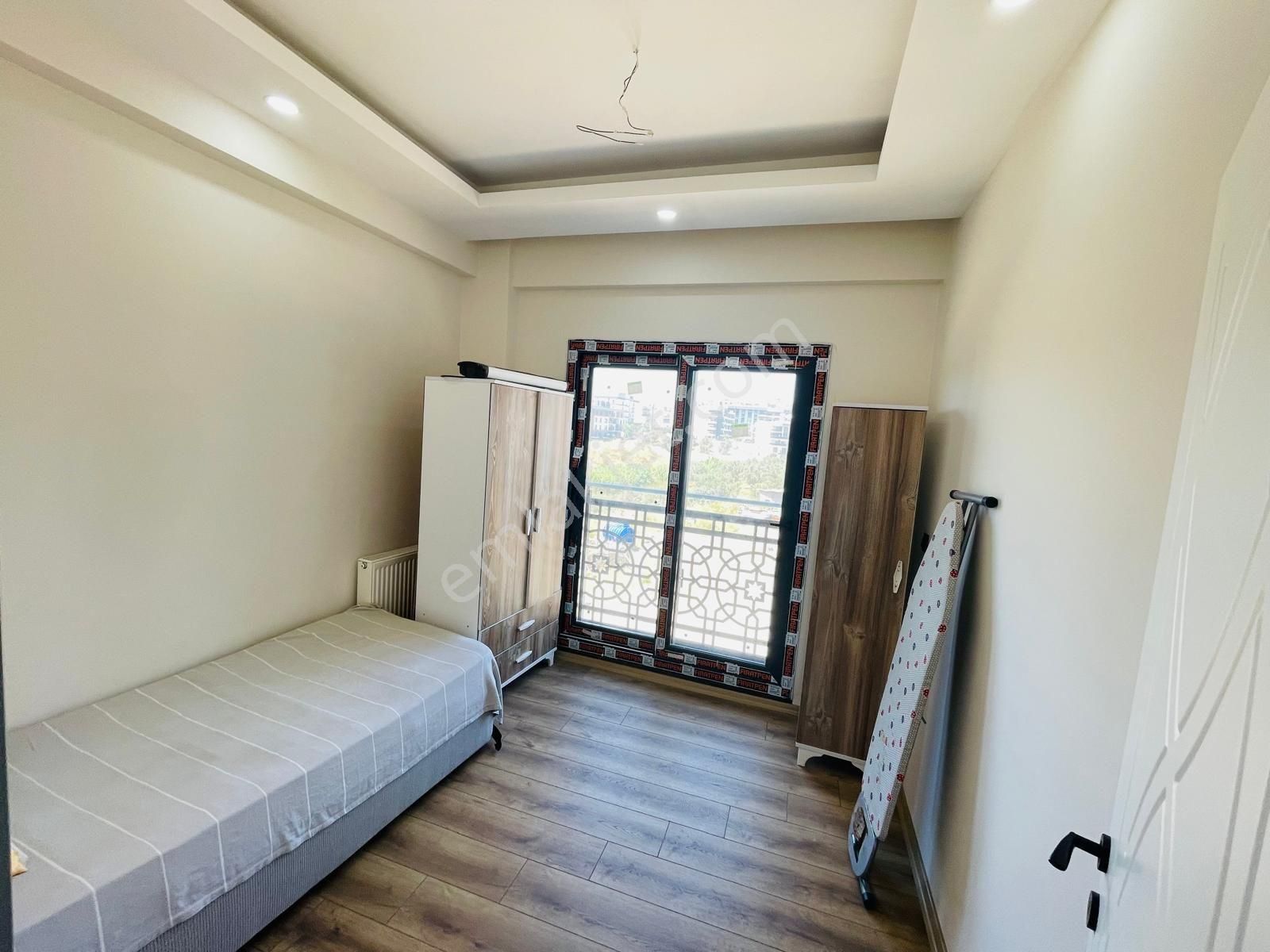 Kuşadası Merkezde Arakat Havuzlu Doğalgazlı Asansörlü 2+1 90m2 Daire - Görsel 26