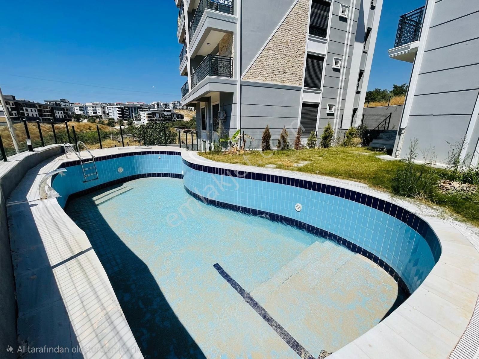 Kuşadası Merkezde Arakat Havuzlu Doğalgazlı Asansörlü 2+1 90m2 Daire - Görsel 29