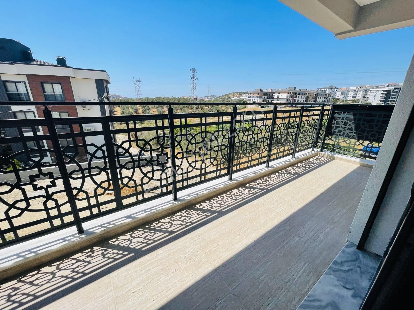 Kuşadası Merkezde Arakat Havuzlu Doğalgazlı Asansörlü 2+1 90m2 Daire - Görsel 22